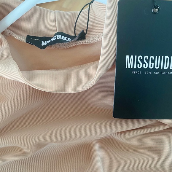 Missguided Short Sleeve Oversized Sweater Dress - Picture 4 of 4